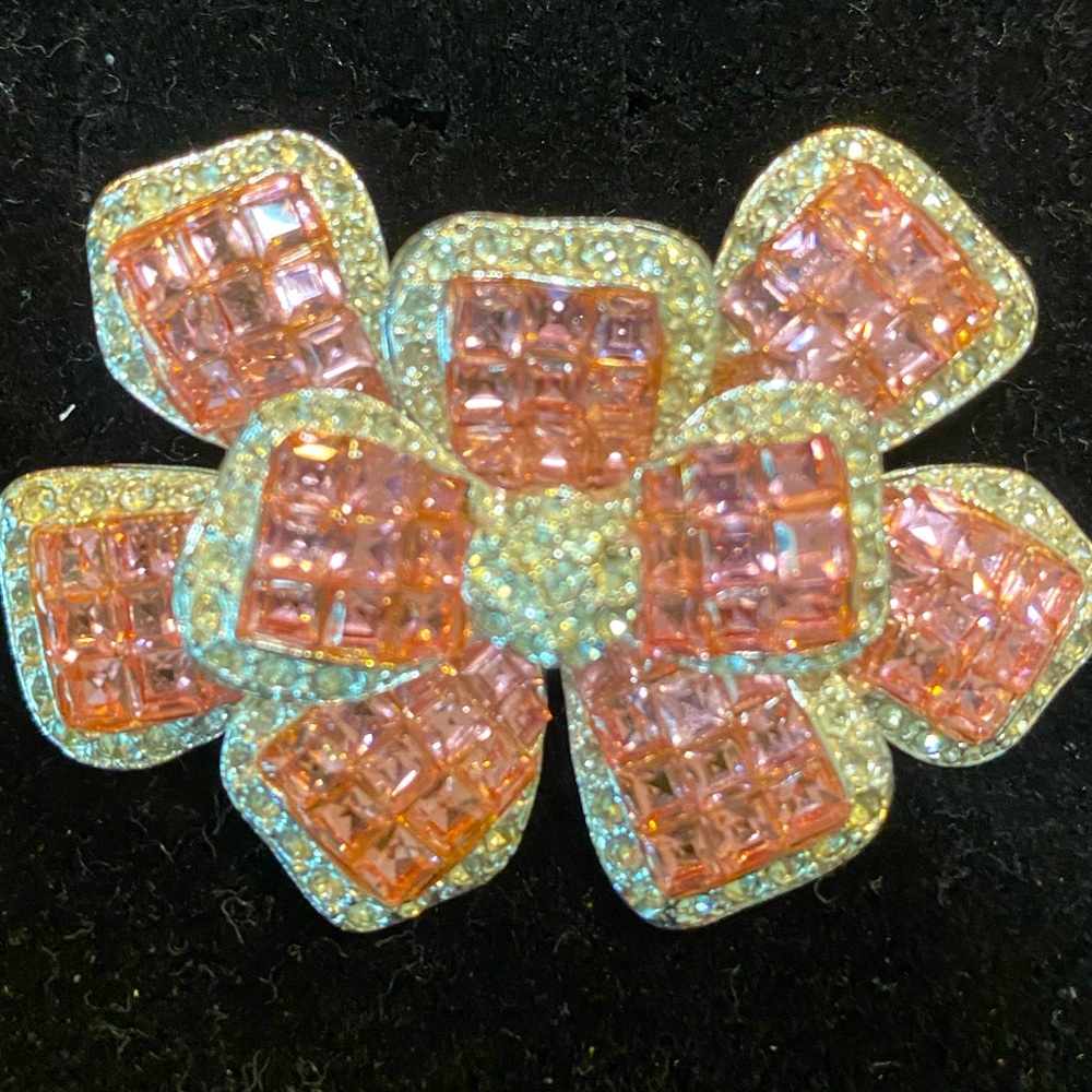 Jackie Orr  Bow Brooch